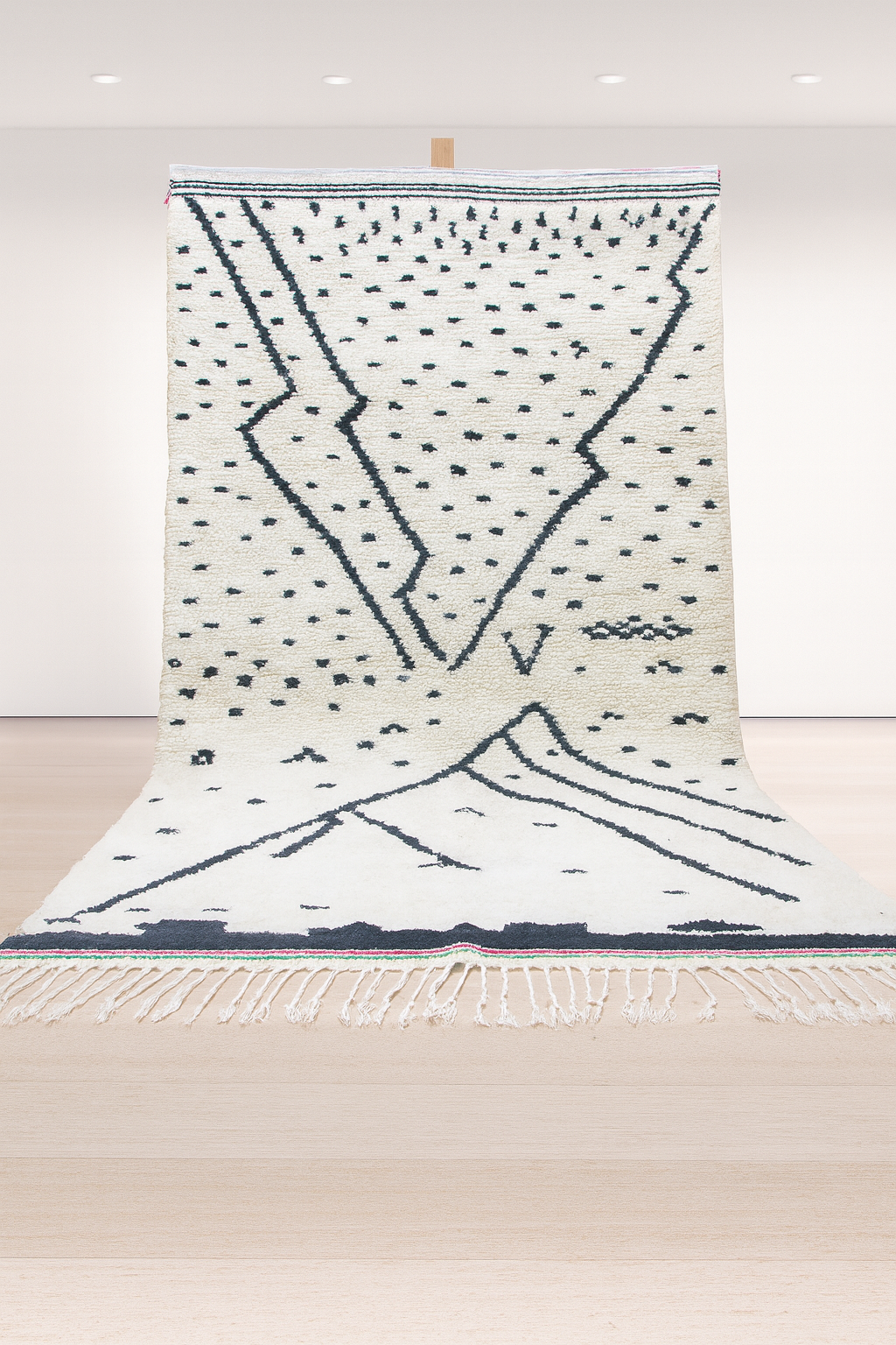 Beni Ourain Ivory Field — Charcoal Linear Motif