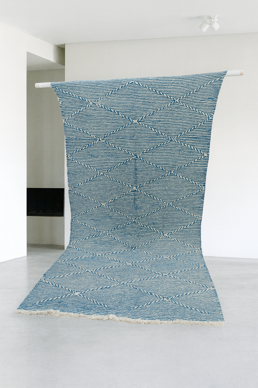 Zanafi Chevron Lattice Kilim — Indigo Strata on Ivory
