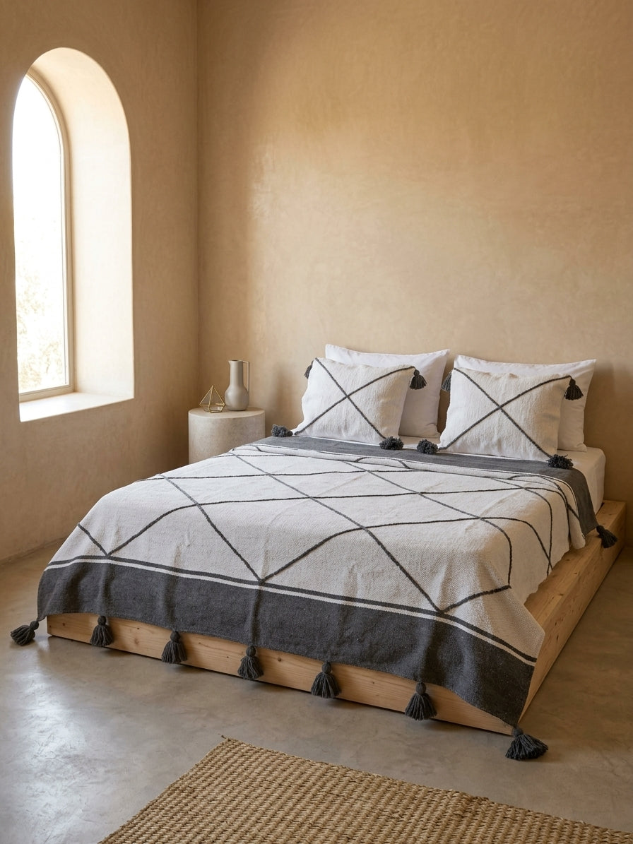 Safi Loom Set — Charcoal Lattice on Ivory