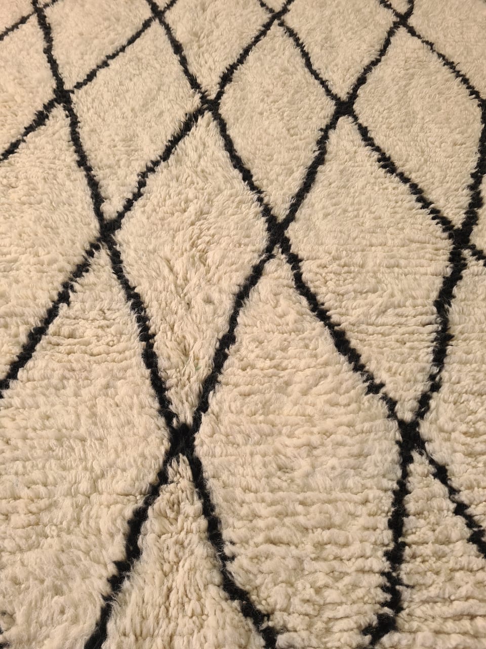 Tethered Echoes – Beni Ourain Rug with Narrow Lozenge Grid