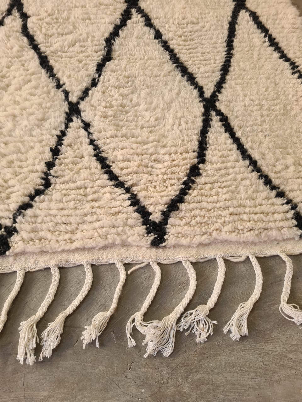 Tethered Echoes – Beni Ourain Rug with Narrow Lozenge Grid