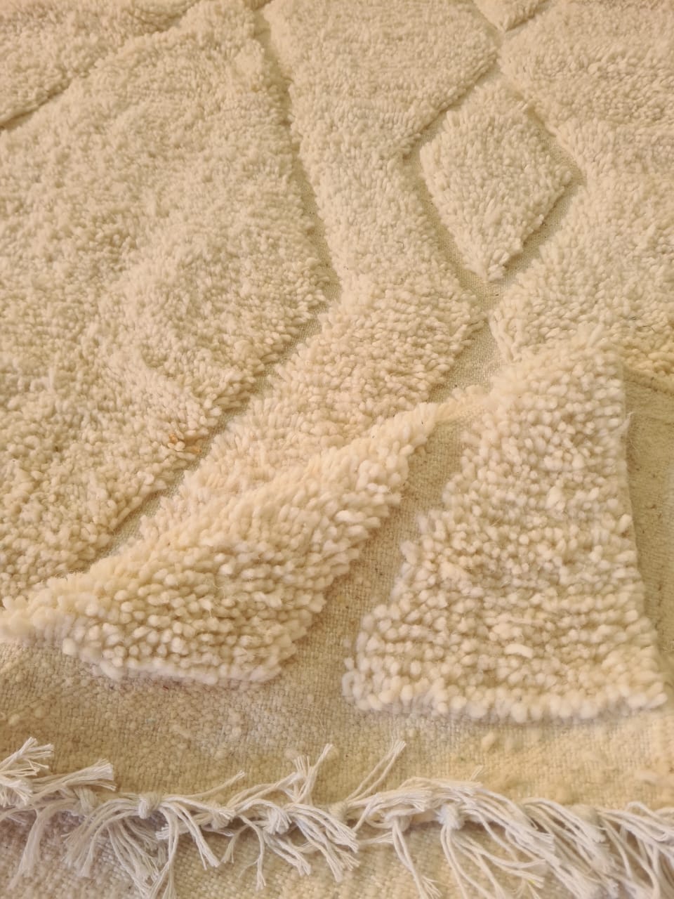 Wave Echo – Aït Zyayne Beni Ourain Rug in Undyed Wool