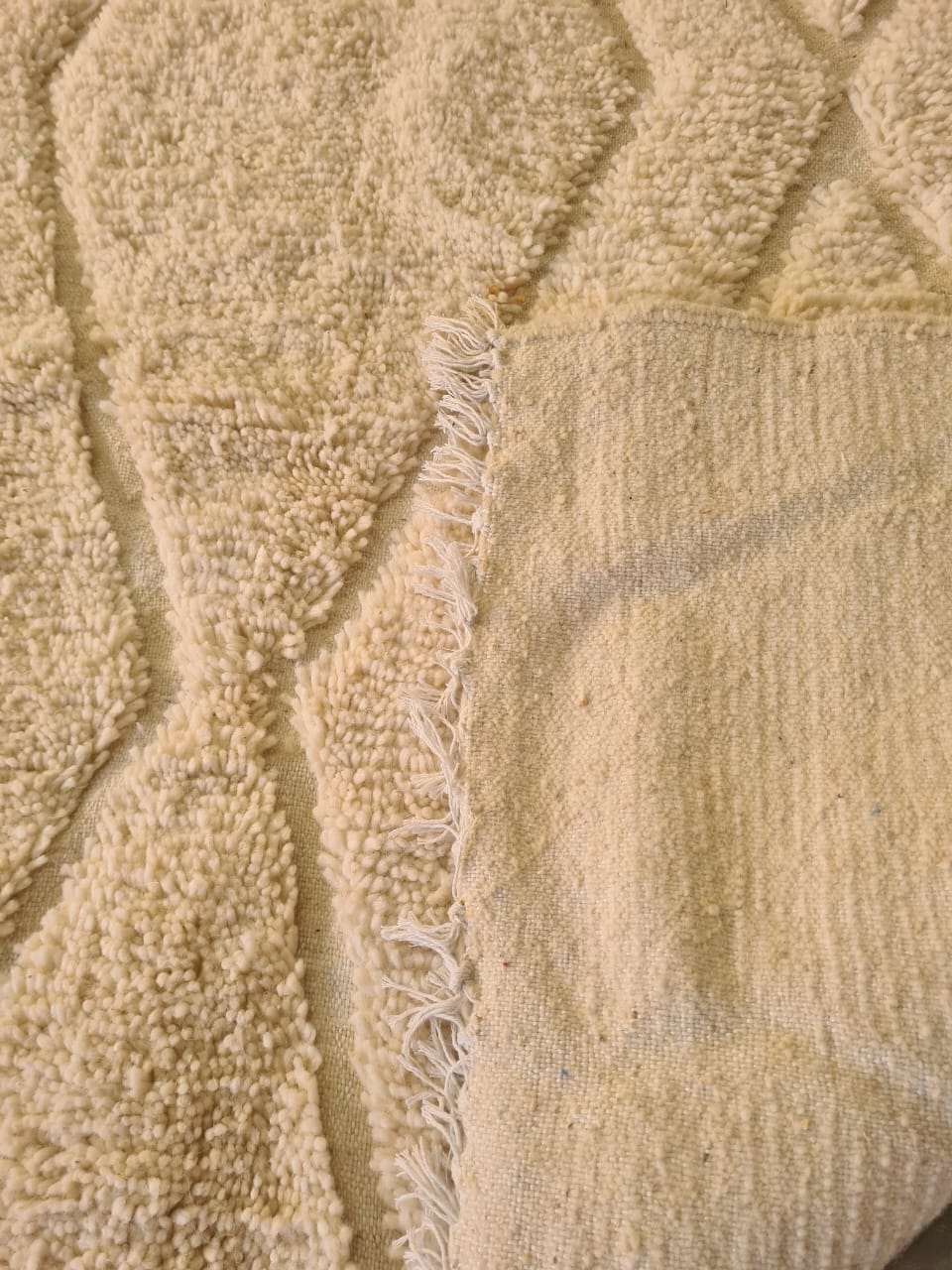 Wave Echo – Aït Zyayne Beni Ourain Rug in Undyed Wool