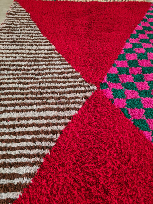 Scarlet Echo – Beni Mrirt Rug with Lozenge in Celebration Weave