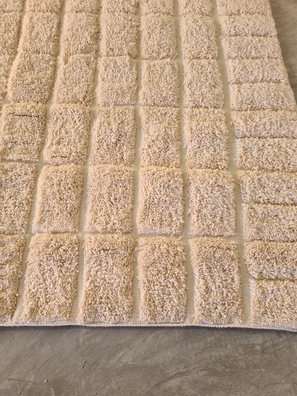 Ivory Echo – Fusion Weave from Aït Zyane & Beni Mrirt