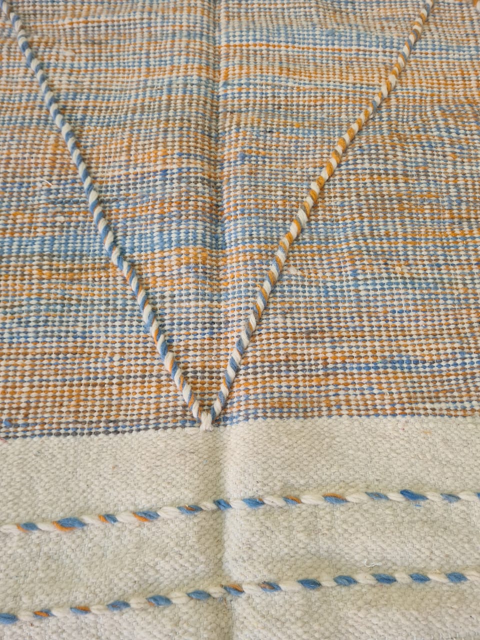 Earthline Harmony – Zanafi Kilim in Warm Gradient Wool