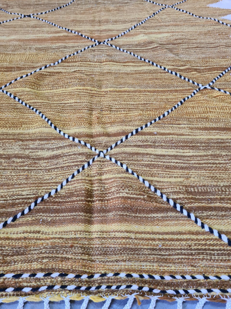 Dune Geometry – Zanafi Flatweave in Golden Ochre
