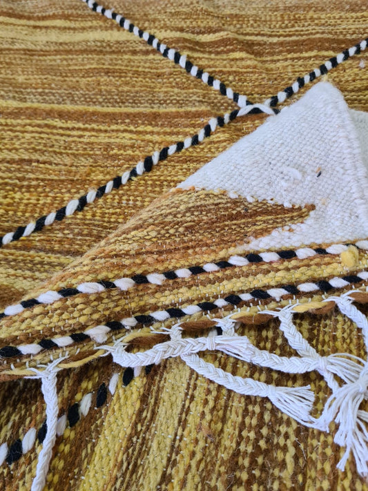 Dune Geometry – Zanafi Flatweave in Golden Ochre