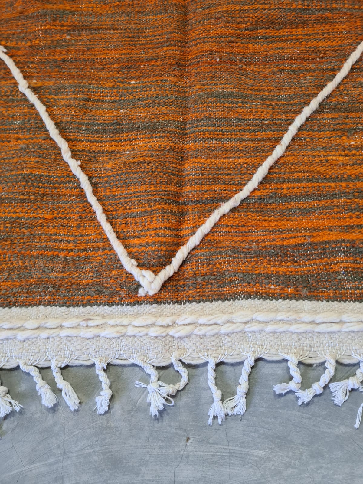Terracotta Dunes – Zanafi Flatweave with White Geo-Spine