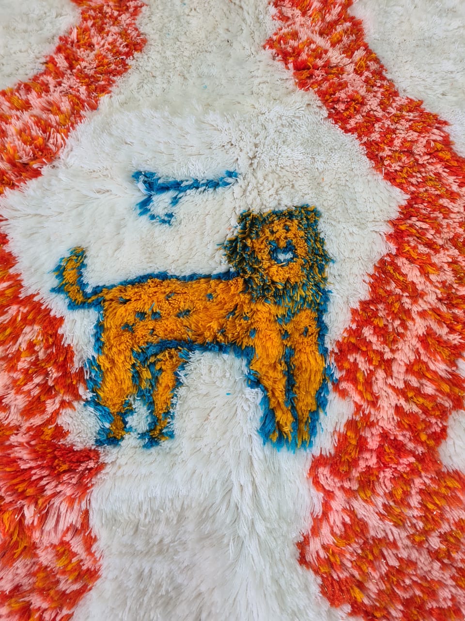 Guardians of the Zayanes – Vintage Ait Zayane Rug with Lions and Serpent Motif