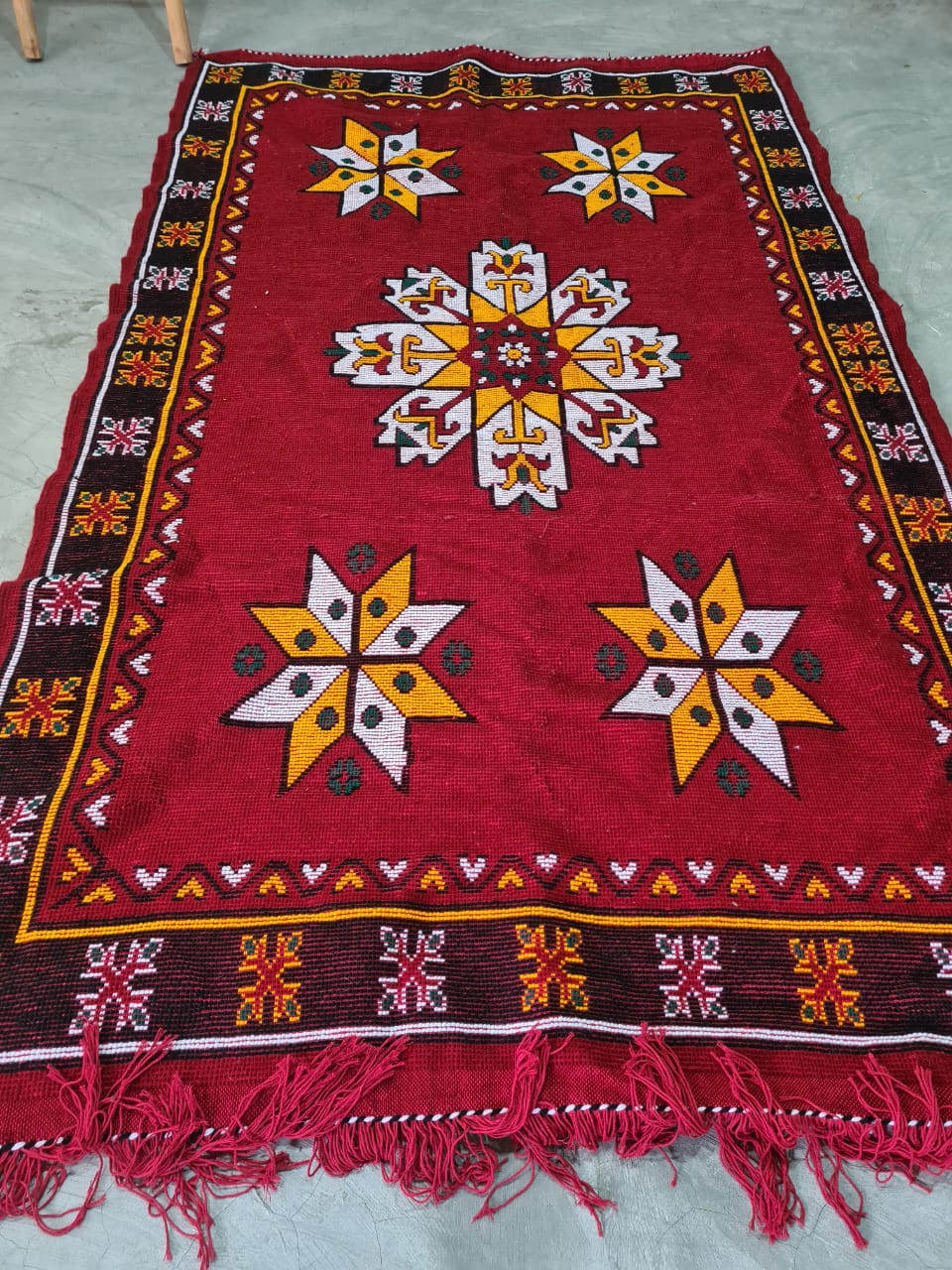 Crimson Bloom – Aït Zyane Fusion Rug in Acrylic Wool