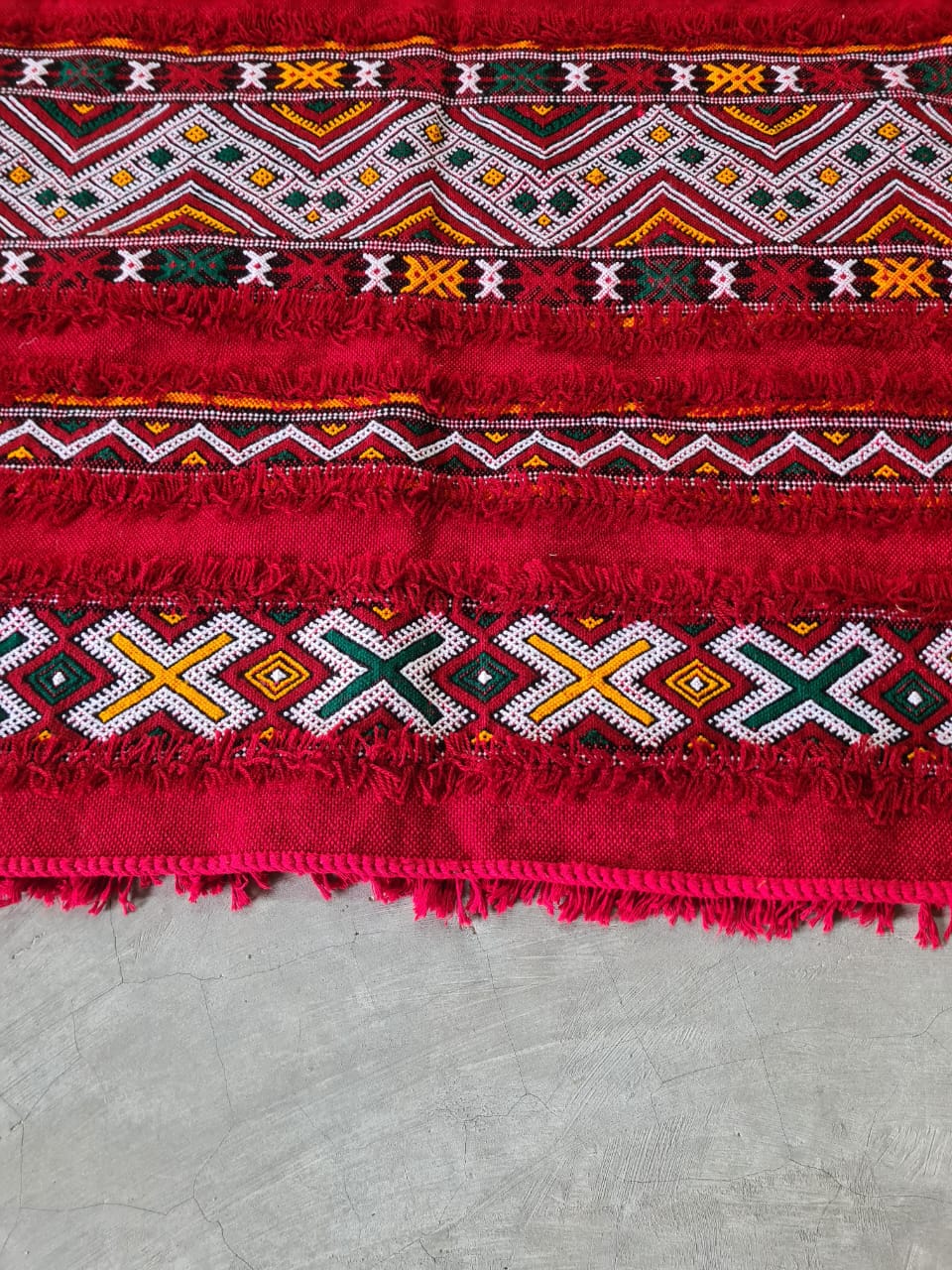 Red Heirloom – Vintage Amazigh Zigzag Hanbel from the Zayan Plateau