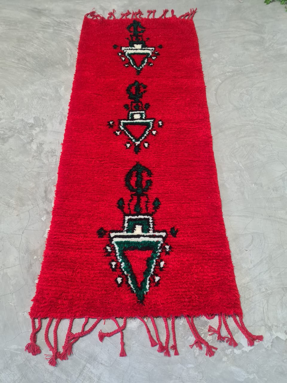 Trinité de Fibules – Sacred Red Signals from Aït Zayne