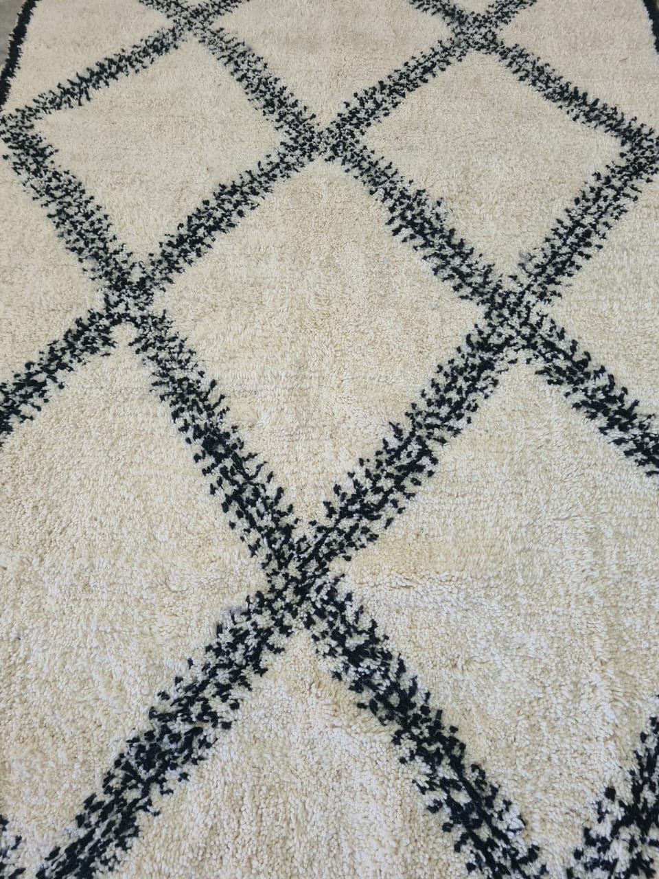 Marmoucha Nine-Diamond Lattice — Chalk & Inkwash