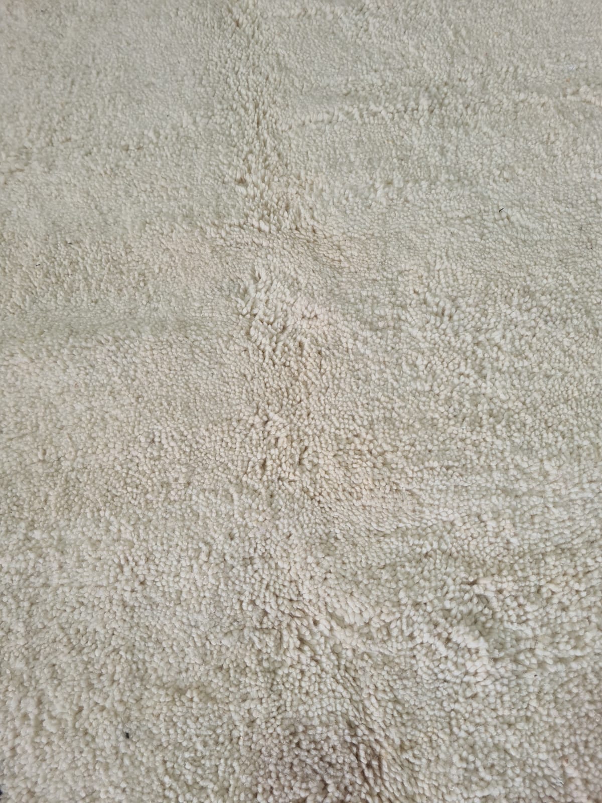 Snowfield Tizerzai – Beni Mrirt Rug with Fibule Symbolism