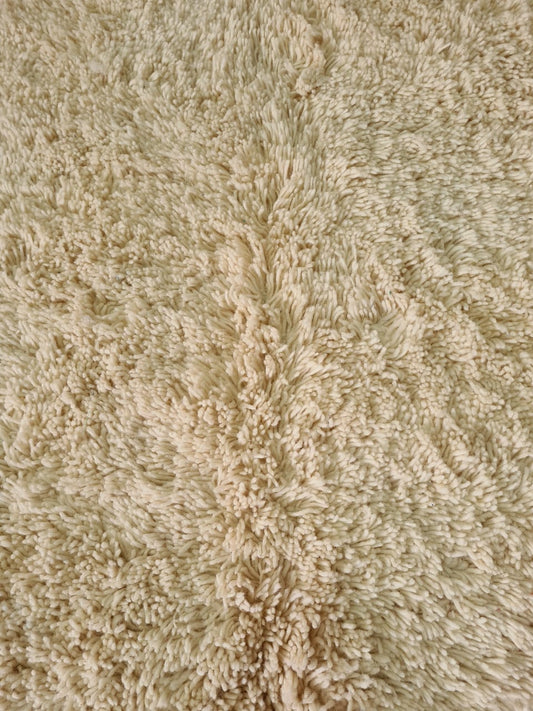 Ivory Silence – Beni Mrirt in Whispered Texture