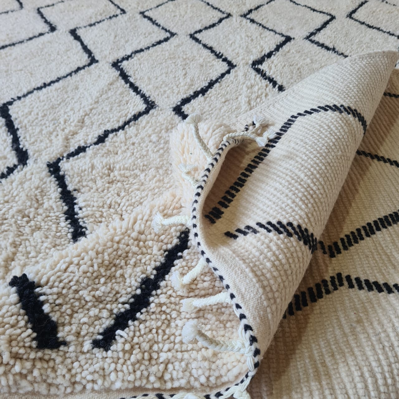 Marmoucha Zigzag Lattice — Ivory/Ink