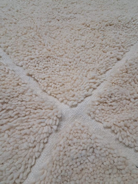 Marmoucha Ivory Relief Diamond Field — Hand-Knotted Atlas Wool