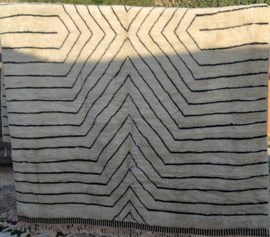 Beni Ourain Chevron Horizon — Monochrome Linear Field