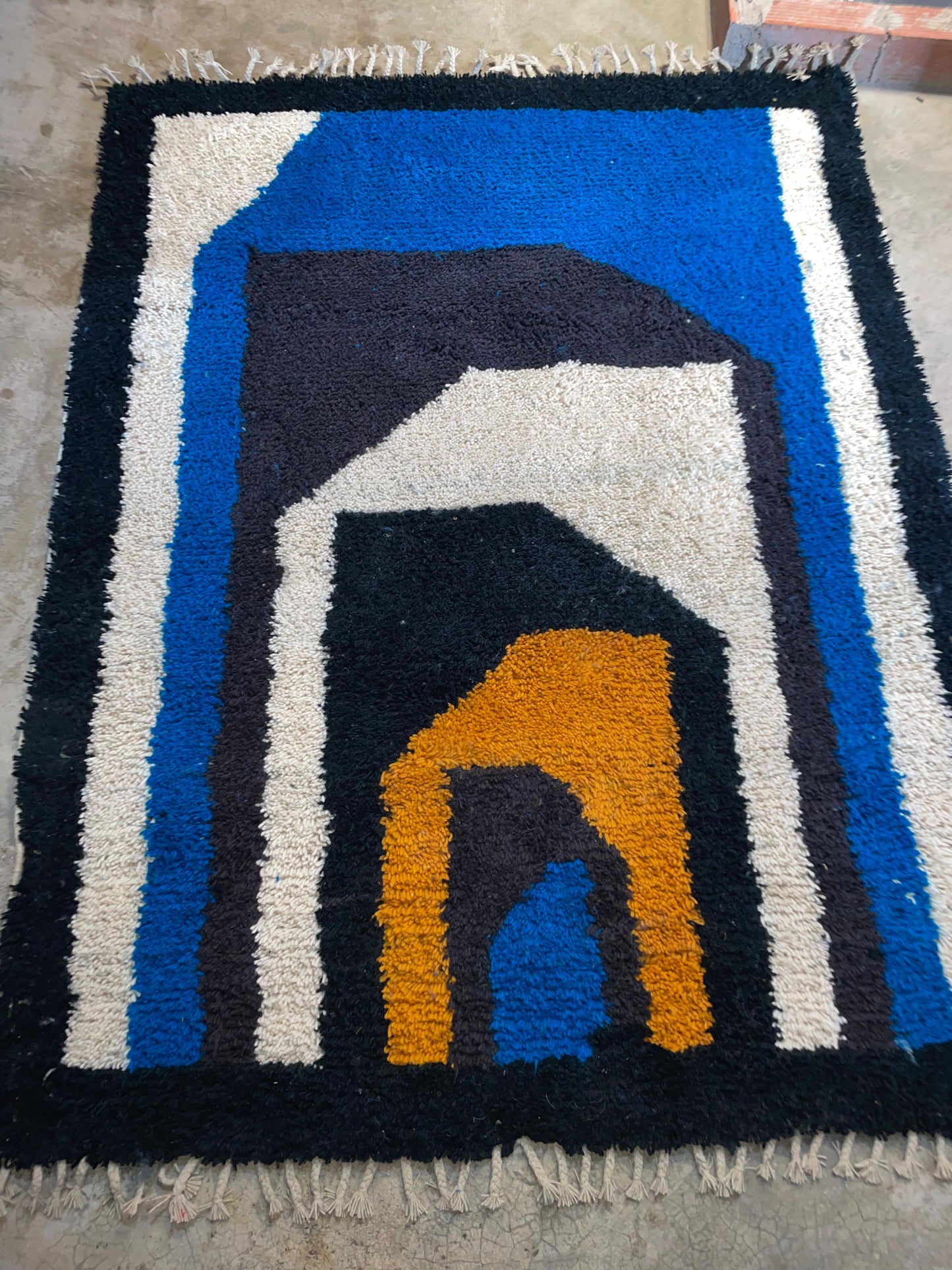 Marmoucha Chromatic Arch Study — Cobalt Noir Composition