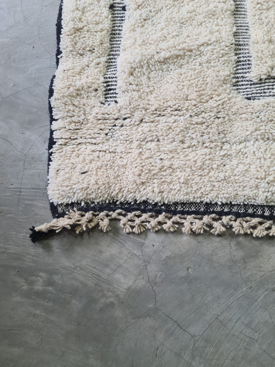 Boujaad Monochrome Framed Field Rug
