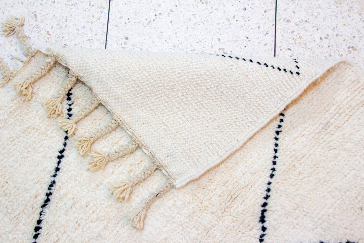 Marmoucha Minimal Cross – Ivory Wool Geometry