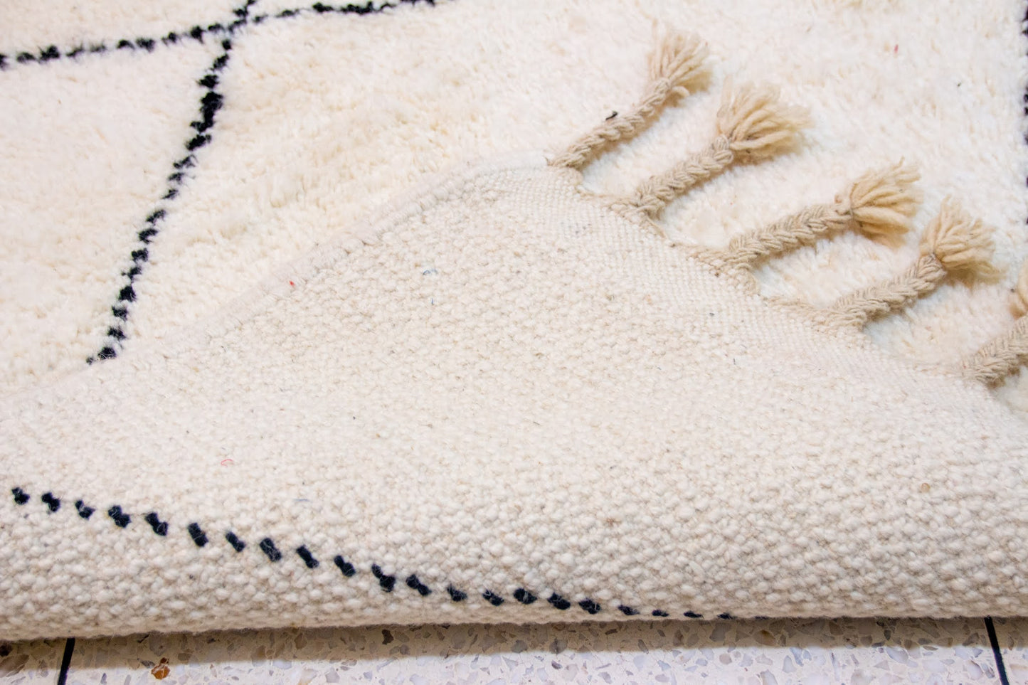 Marmoucha Minimal Cross – Ivory Wool Geometry