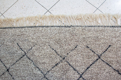 Beni Ourain Runner — Ash Grey with Ink Diamond Lattice