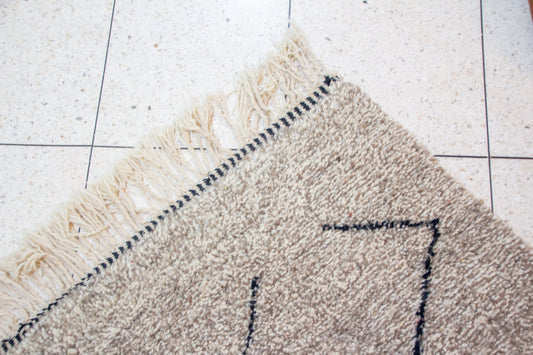 Beni Ourain Runner — Ash Grey with Ink Diamond Lattice