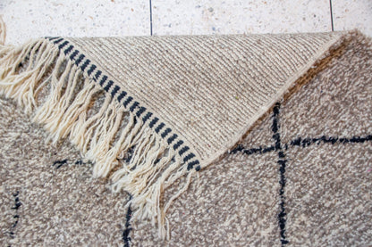 Beni Ourain Runner — Ash Grey with Ink Diamond Lattice