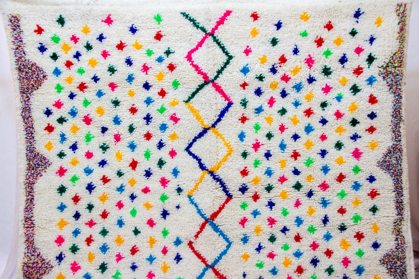 Azilal Confetti Field — Ivory with Central Zigzag