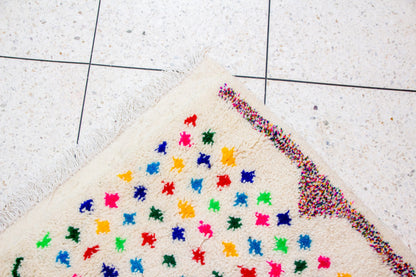 Azilal Confetti Field — Ivory with Central Zigzag