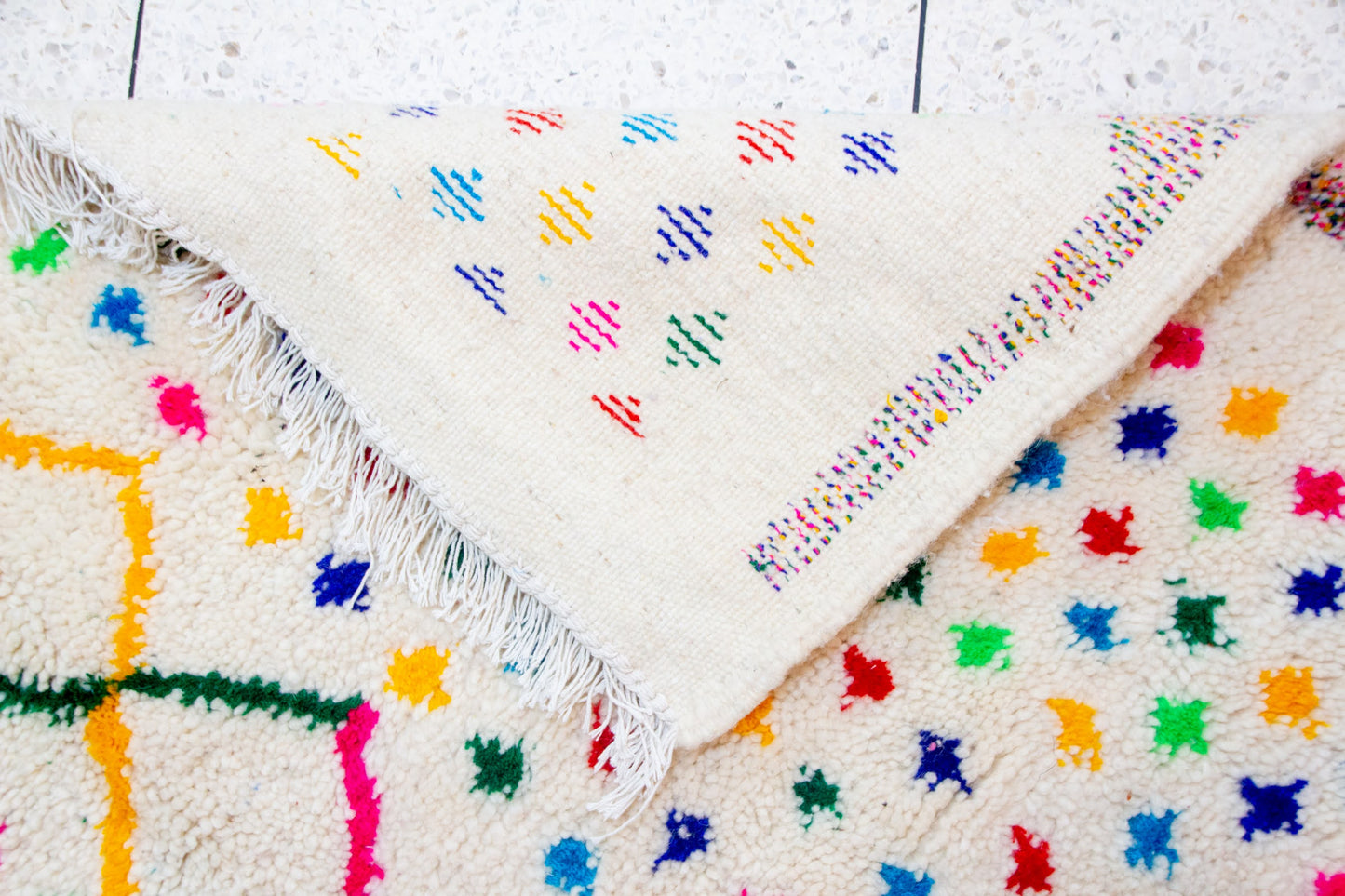 Azilal Confetti Field — Ivory with Central Zigzag