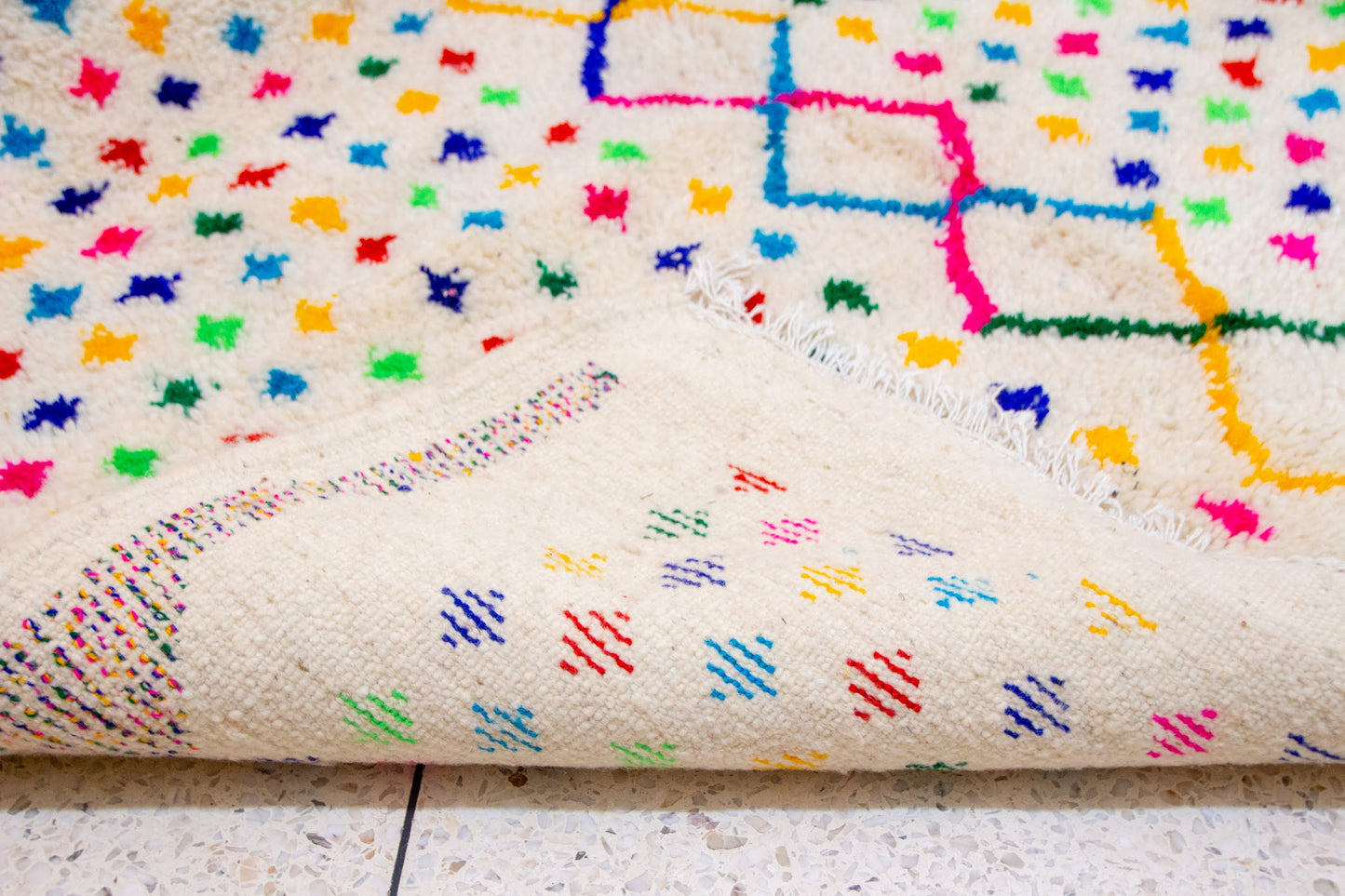 Azilal Confetti Field — Ivory with Central Zigzag