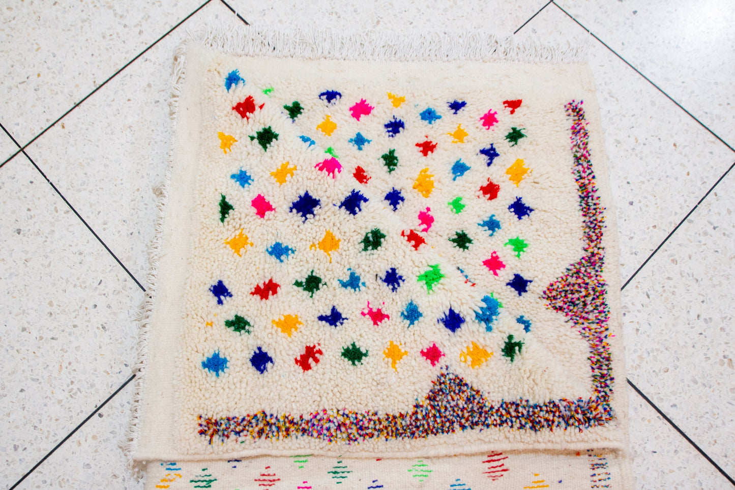 Azilal Confetti Field — Ivory with Central Zigzag