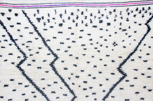 Beni Ourain Ivory Field — Charcoal Linear Motif