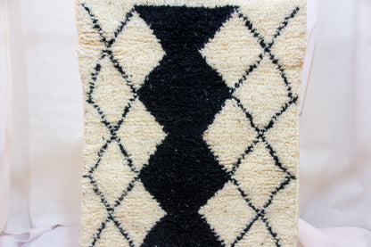 Beni Ourain Runner — Ivory Field with Charcoal Spine