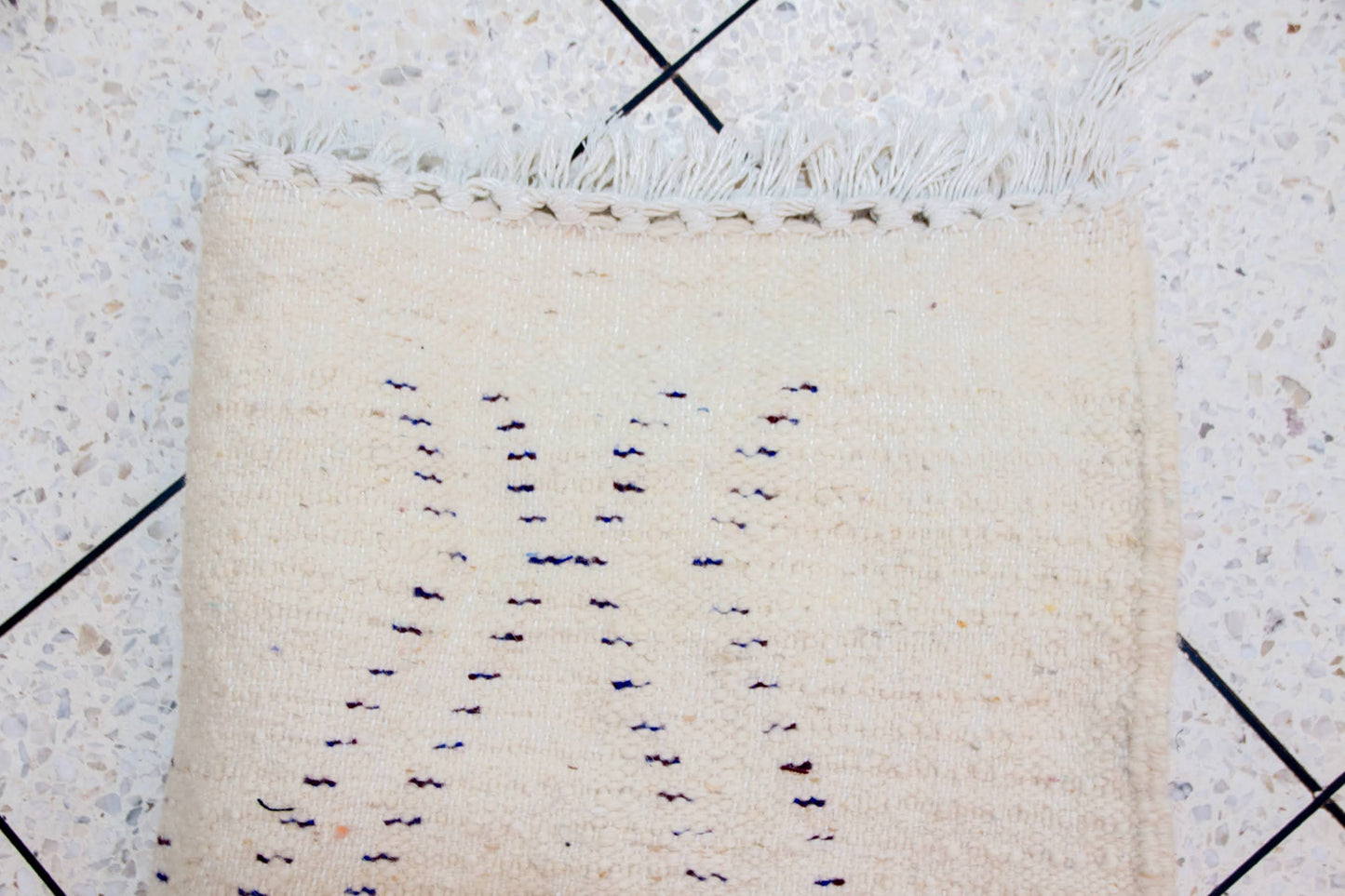 Azilal Double Zigzag Lattice — Ivory with Indigo