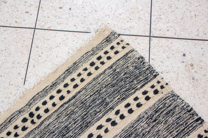 Zanafi Boujaad Kilim — Ivory & Ink Banding with Tufted Dots