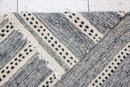 Zanafi Boujaad Kilim — Ivory & Ink Banding with Tufted Dots