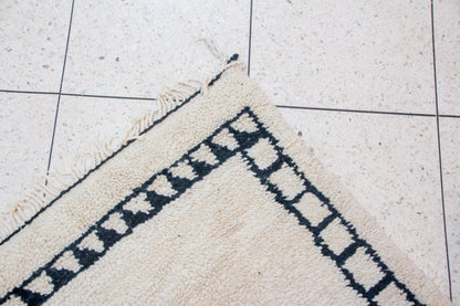 Beni Ourain Checker Pyramid — Ivory Wool with Geometric Border