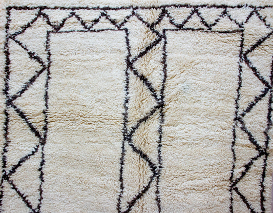 Beni Ourain Geometric Gate — Ivory Wool with Framed Diamond Border