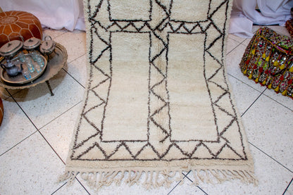 Beni Ourain Geometric Gate — Ivory Wool with Framed Diamond Border