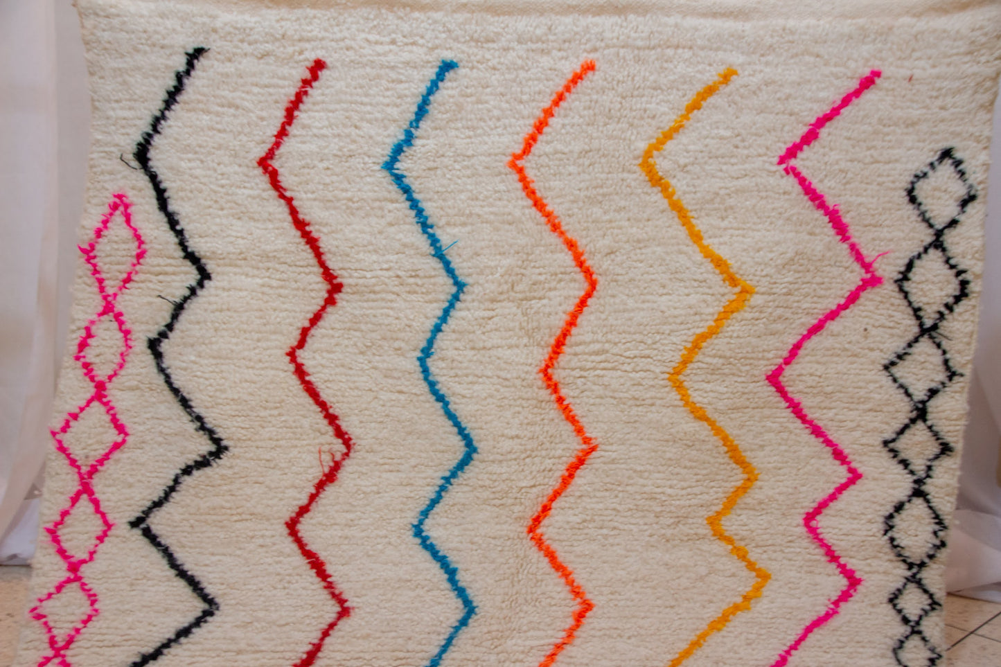 Azilal Chromatic Zigzag Columns — Ivory Wool with Neon Accents