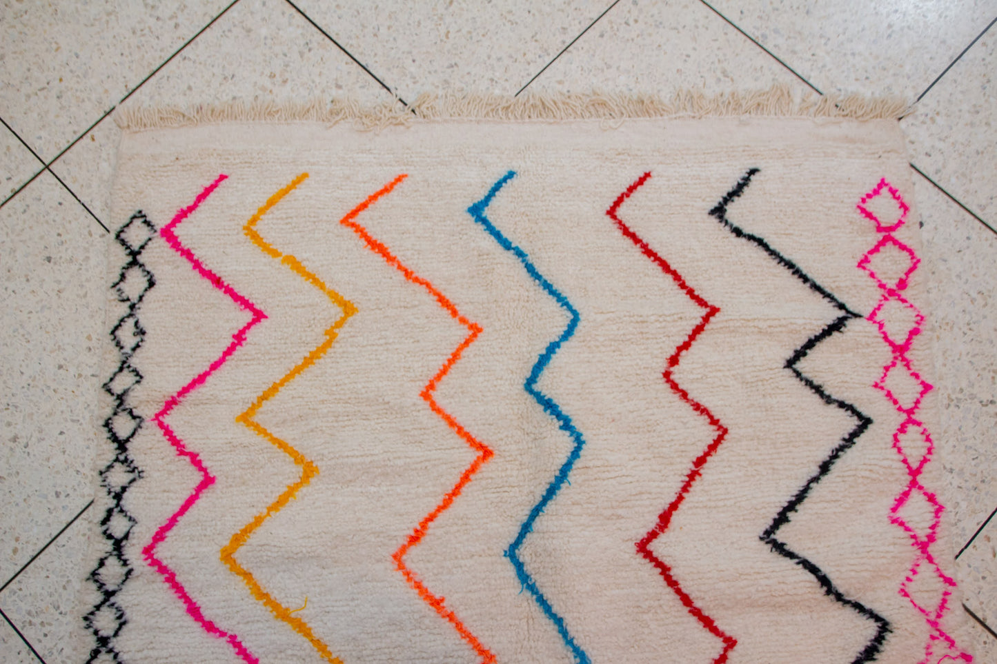 Azilal Chromatic Zigzag Columns — Ivory Wool with Neon Accents