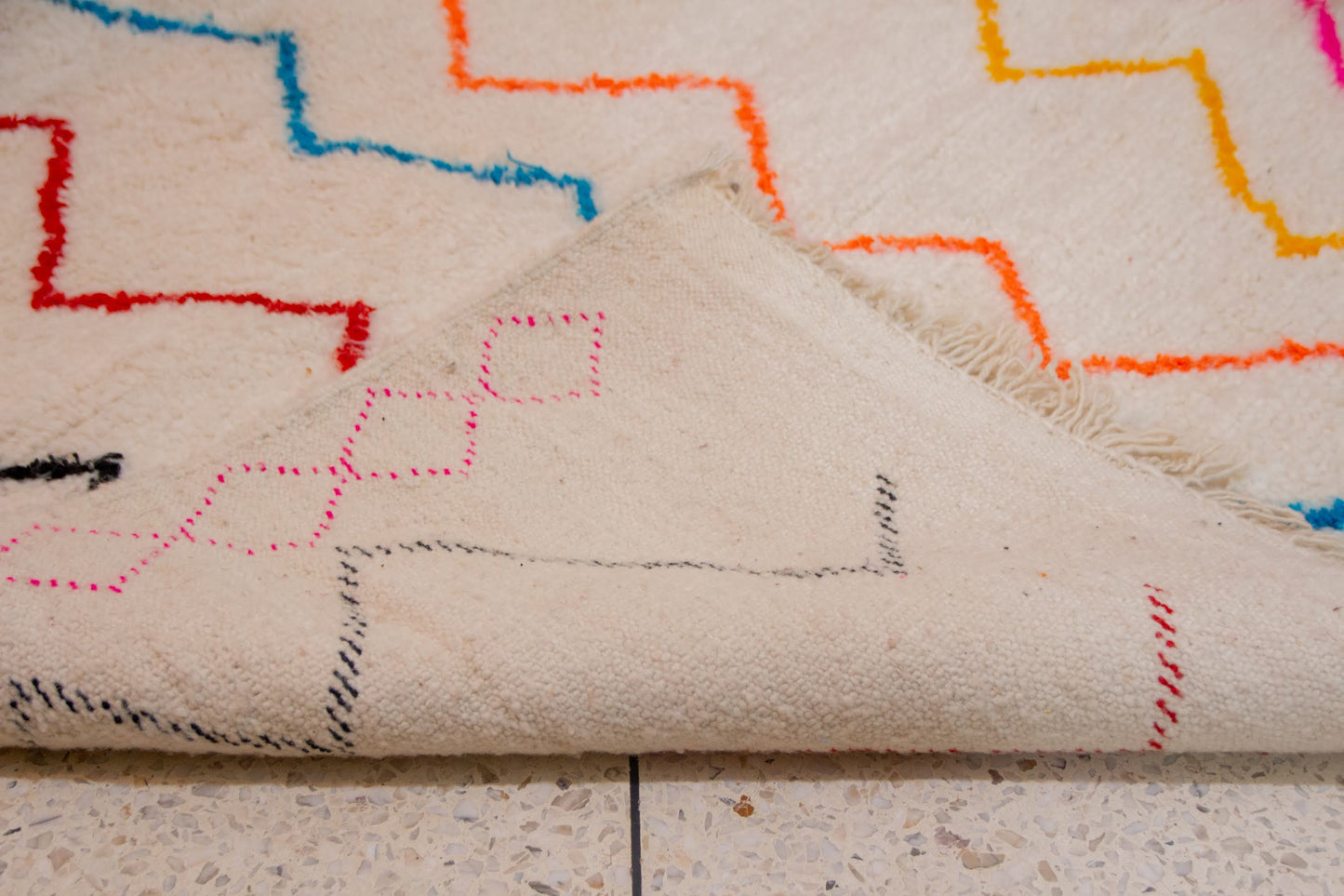 Azilal Chromatic Zigzag Columns — Ivory Wool with Neon Accents