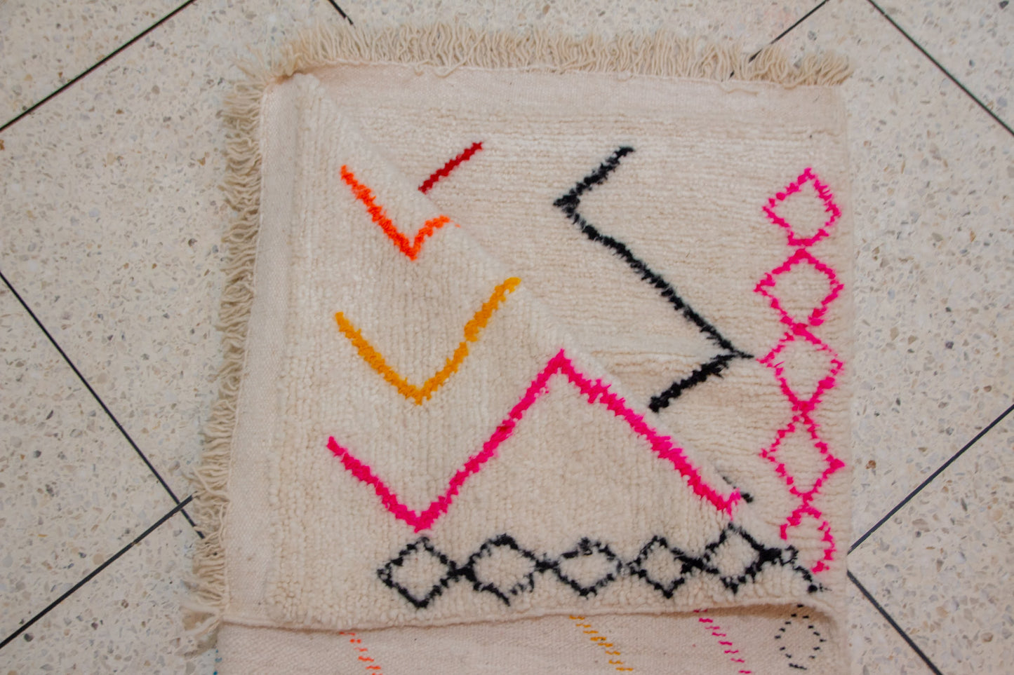 Azilal Chromatic Zigzag Columns — Ivory Wool with Neon Accents