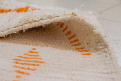 Azilal Arrow Motif — Ivory Wool with Saffron and Charcoal Accents