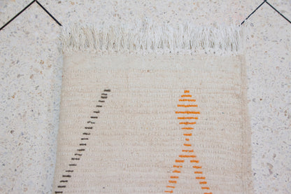 Azilal Arrow Motif — Ivory Wool with Saffron and Charcoal Accents
