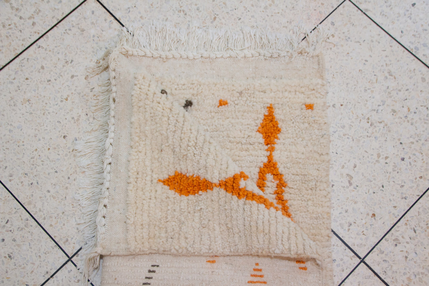Azilal Arrow Motif — Ivory Wool with Saffron and Charcoal Accents